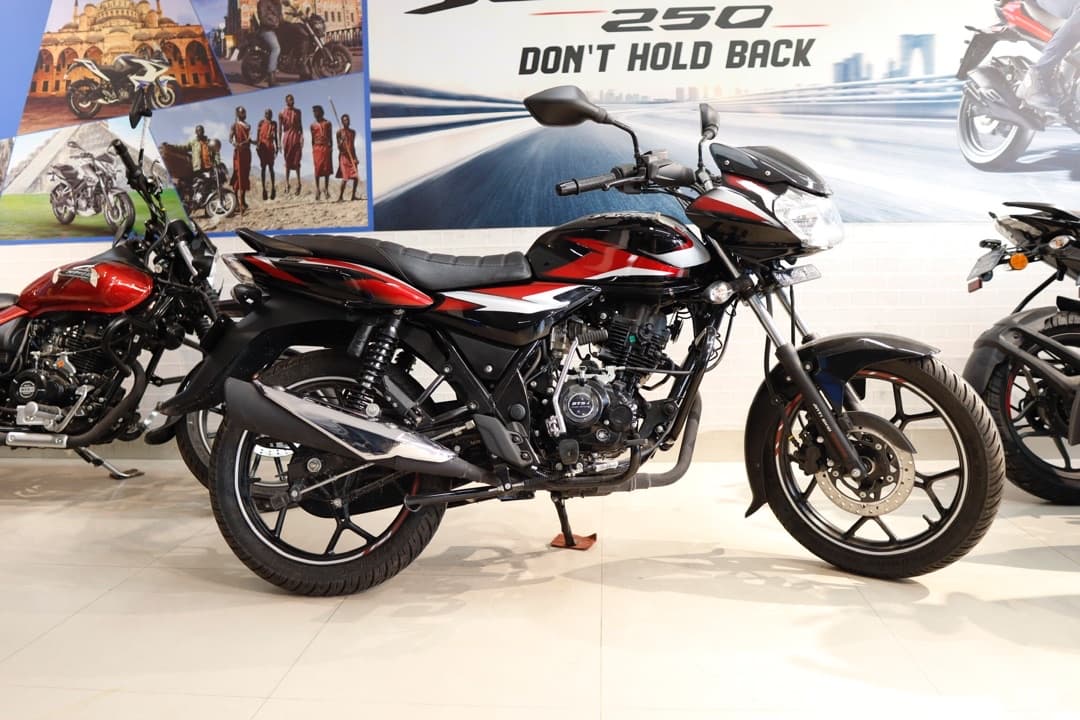 2023 Bajaj Discover 125 image