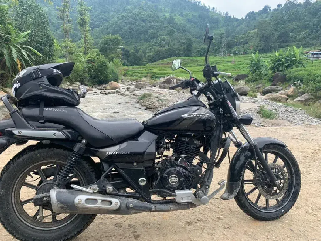 2018 Bajaj Avenger 180 Street