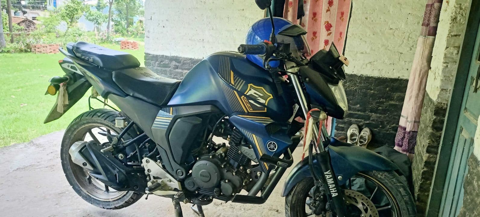 2021 Yamaha FZS V2