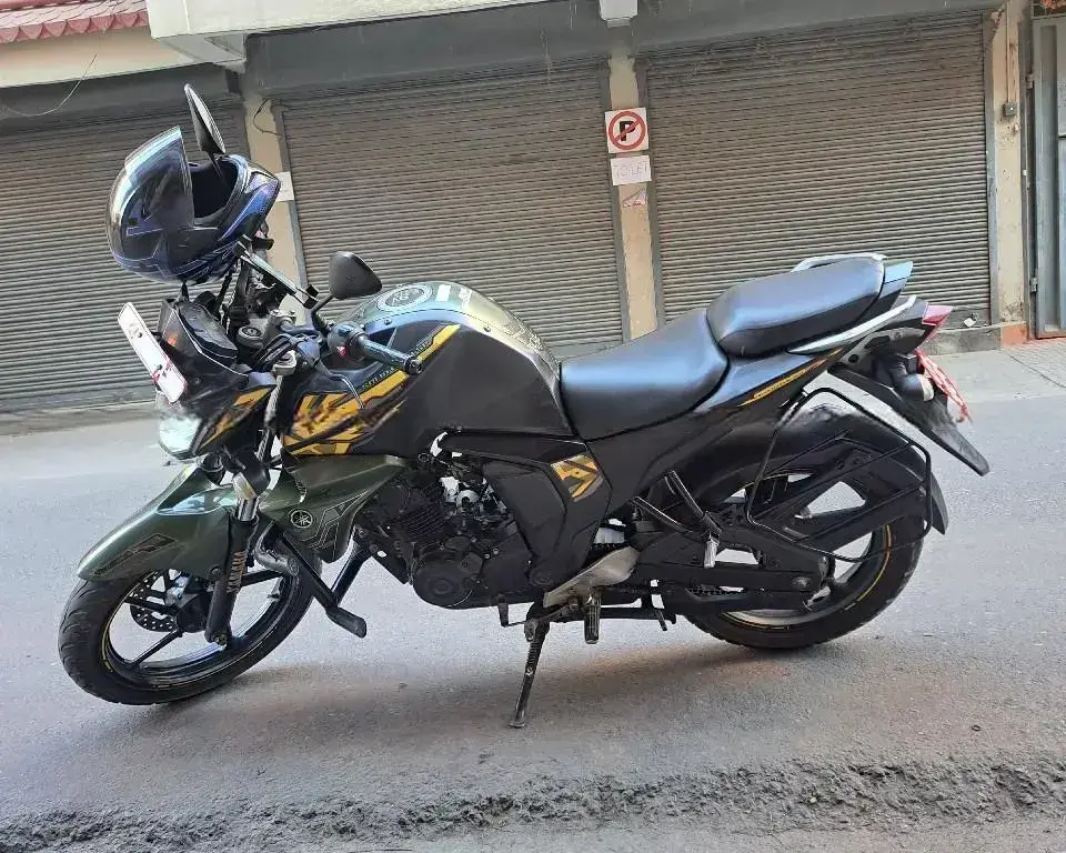 2017 Yamaha FZS V2