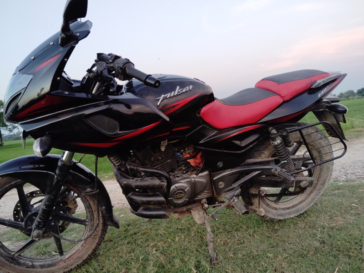 2017 Bajaj Pulsar 220F