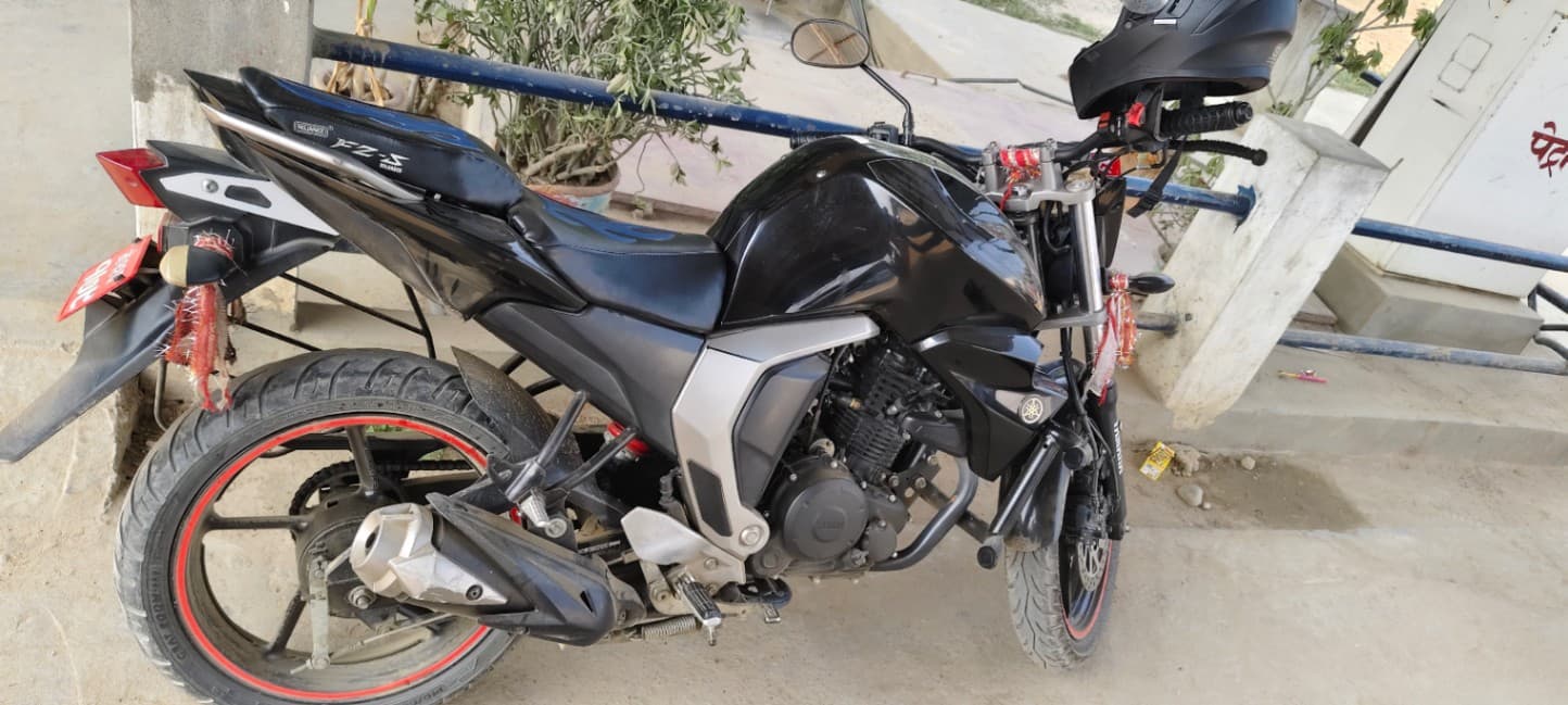 2021 Yamaha FZS V2