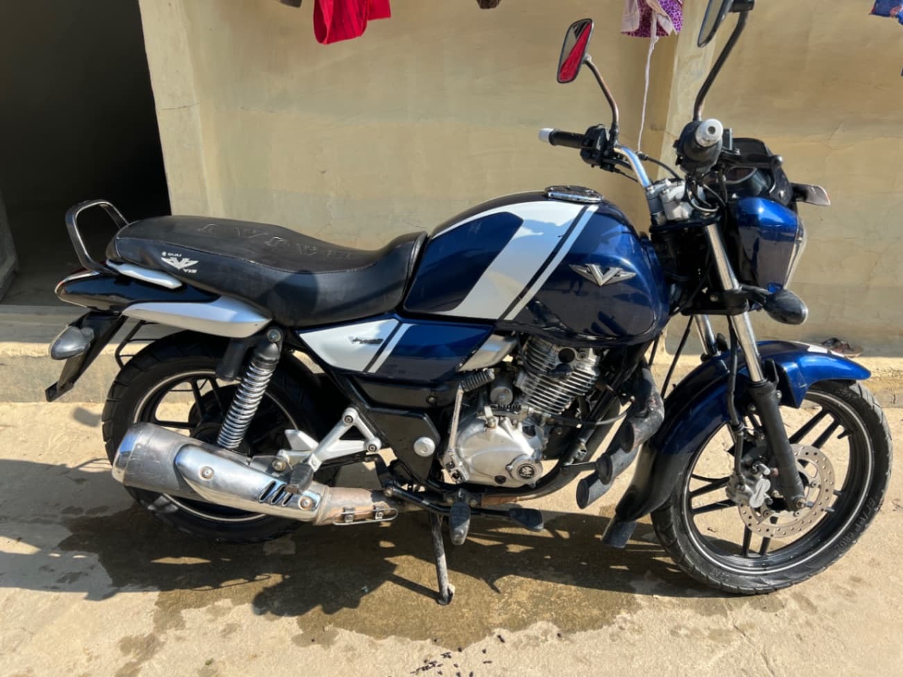 2017 Bajaj V15