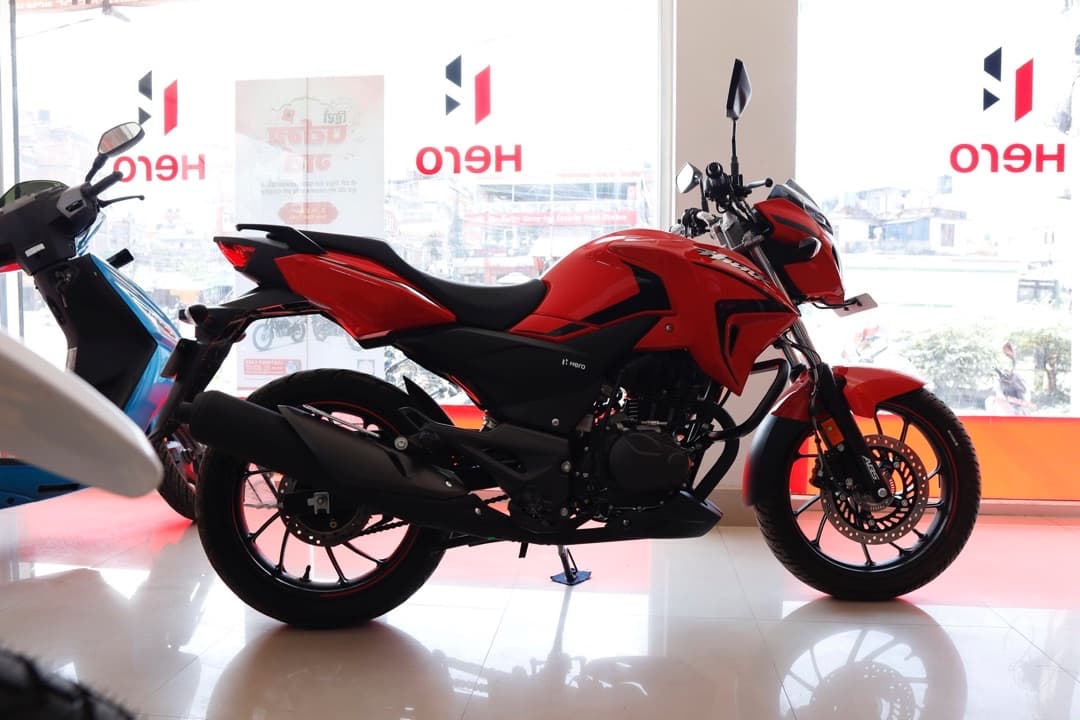 2023 Hero Hunk 150R image