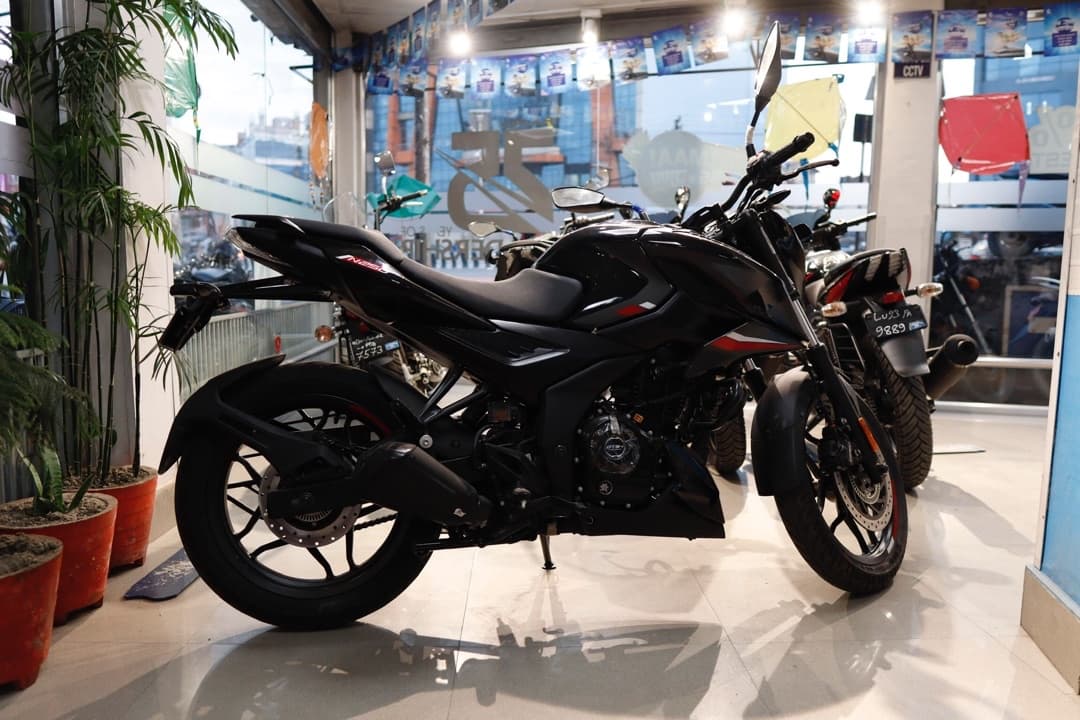 2023 Bajaj Pulsar N250 image