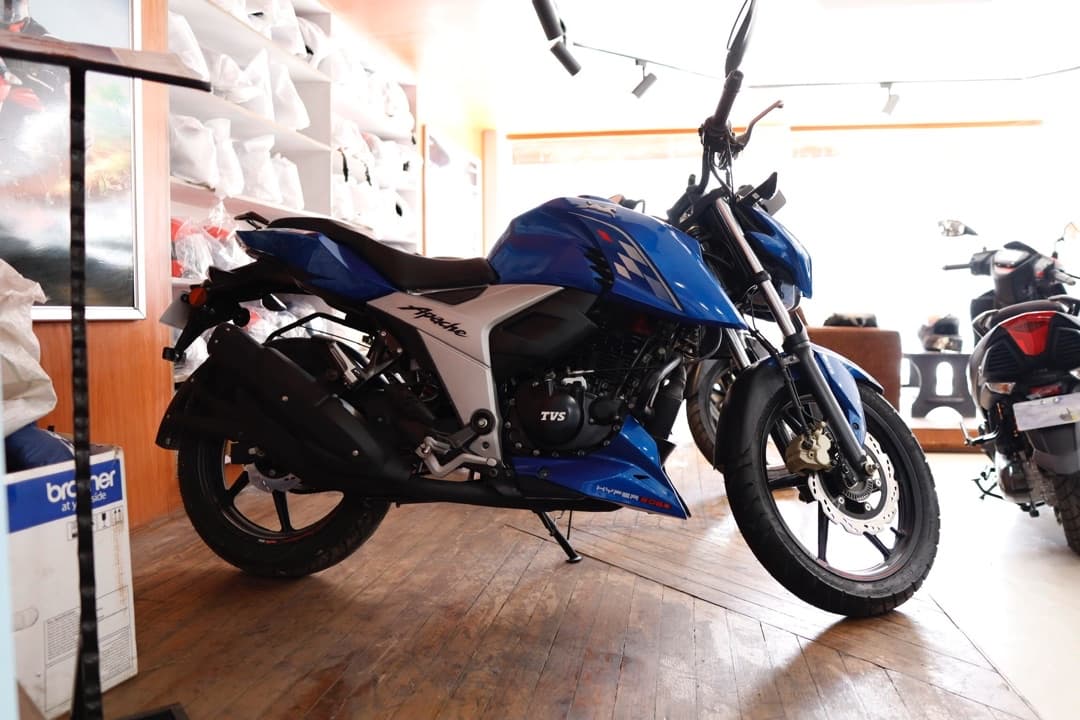2023 TVS Apache RTR 160 4V Refresh image