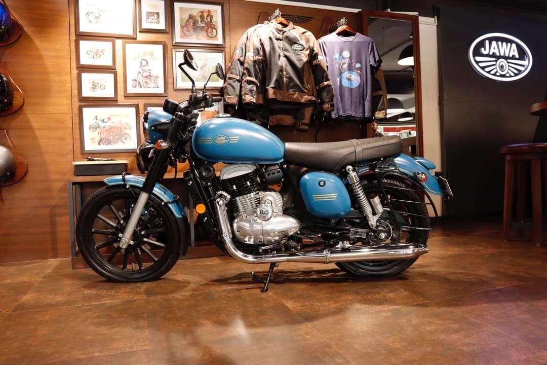 2021 Jawa Yezdi Forty Two image
