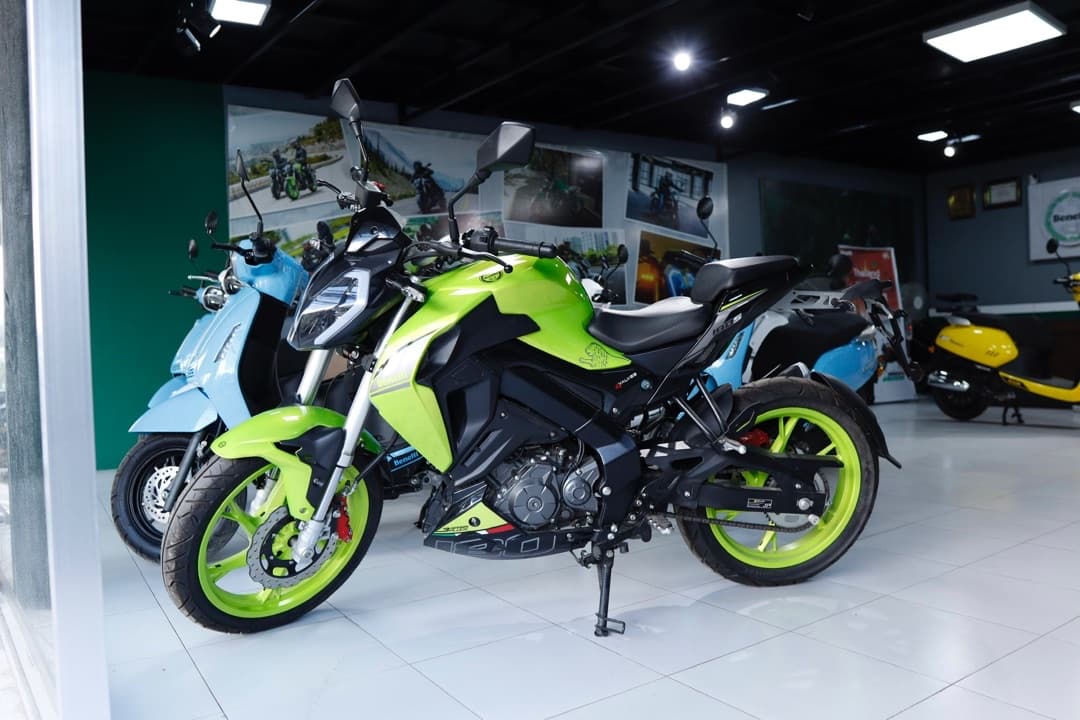 2023 Benelli 180S image