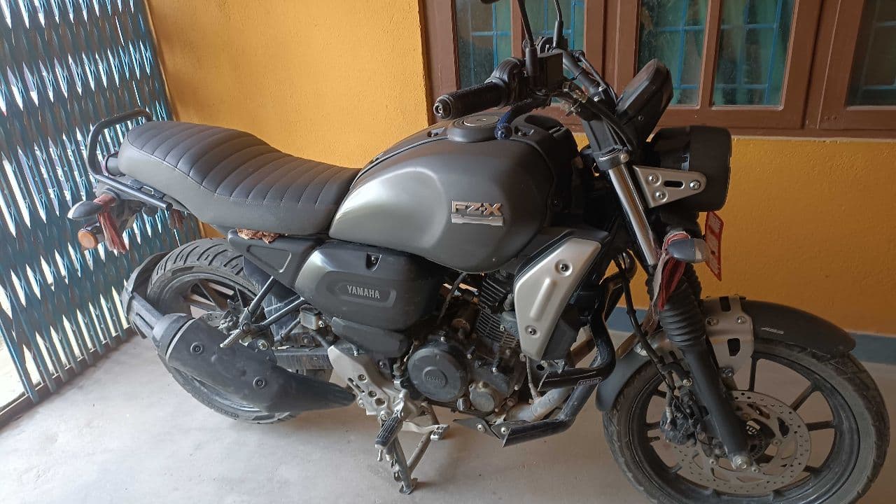 2023 Yamaha FZ-X image