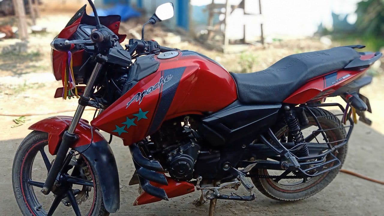 2015 TVS Apache RTR 160 2V image