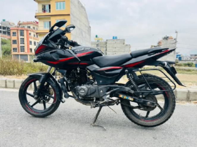 2017 Bajaj Pulsar 220F image