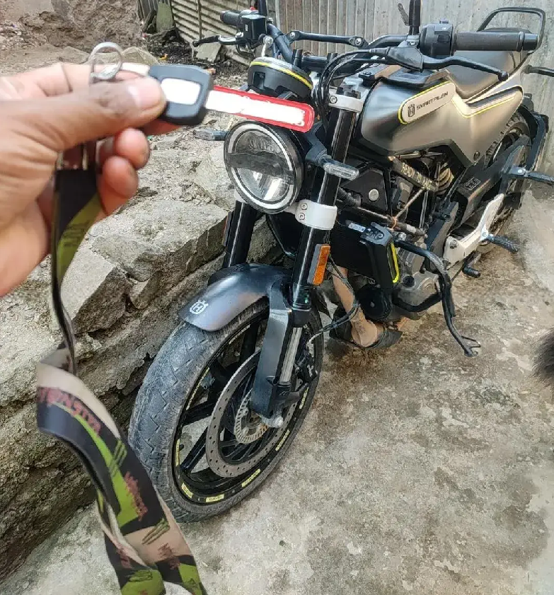 2021 Husqvarna Vitpilen 250 image