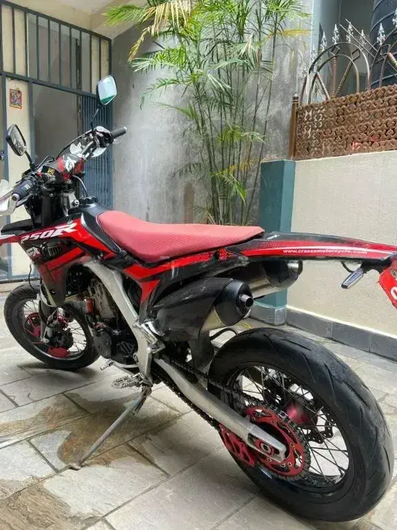 2021 Cross X 250R image