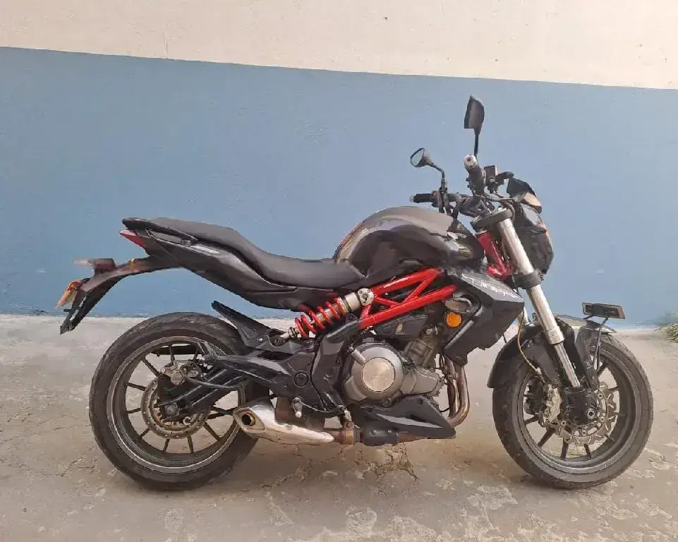 2016 Benelli TNT 300 image