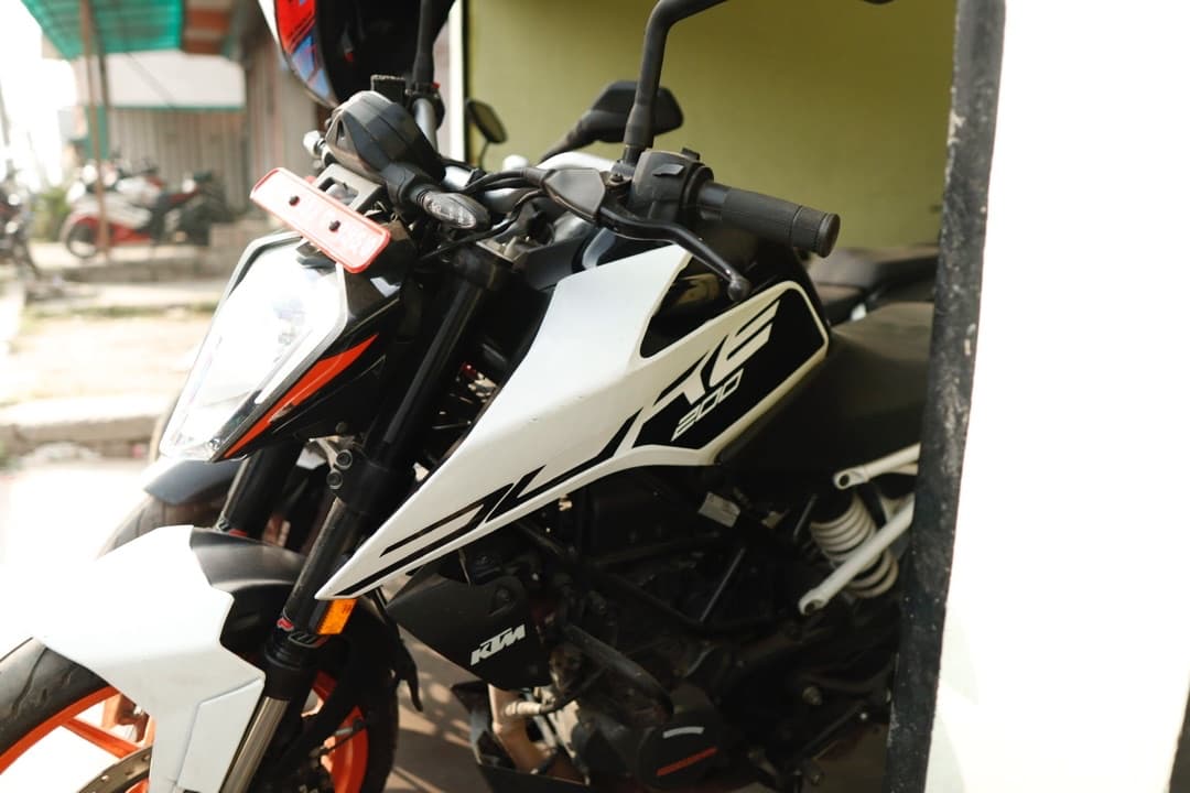 2023 KTM Duke 200 image