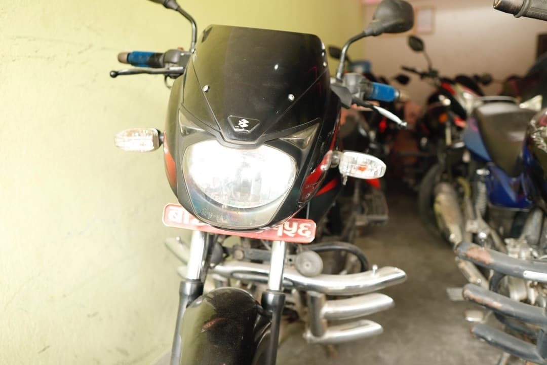 2017 Bajaj Pulsar 150 image
