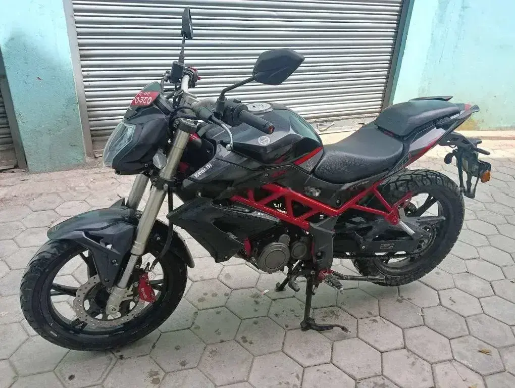 2019 Benelli TNT 150i image