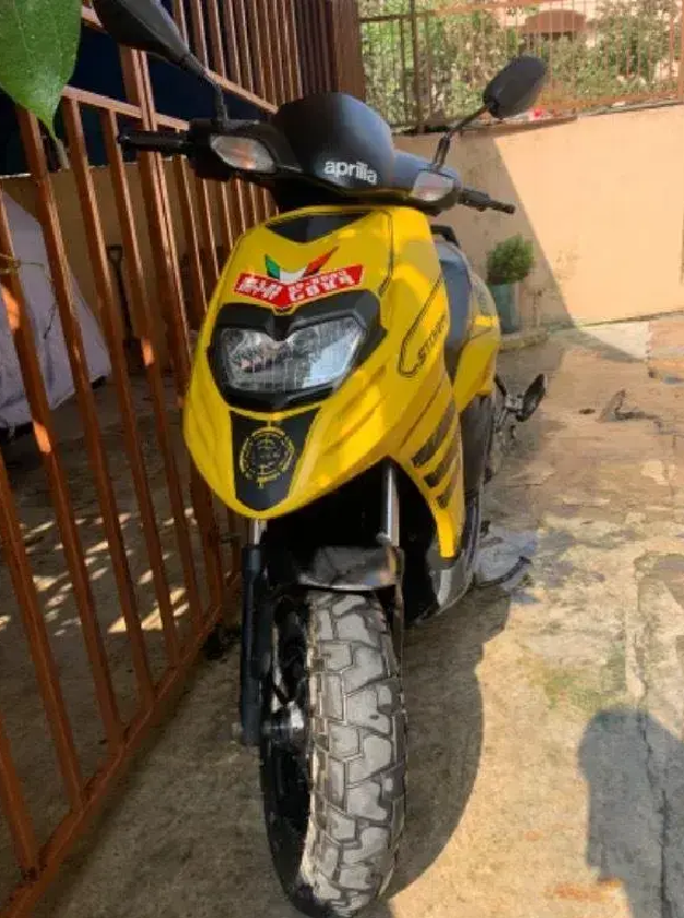 2020 Aprilia Storm 125 image