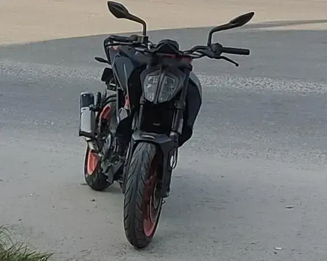 2022 KTM Duke 250 image