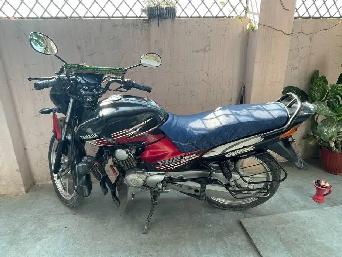 2010 Yamaha YBR image
