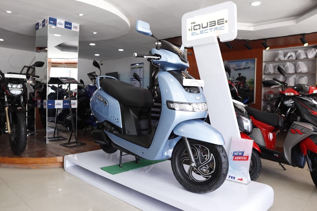 2023 TVS iQube image