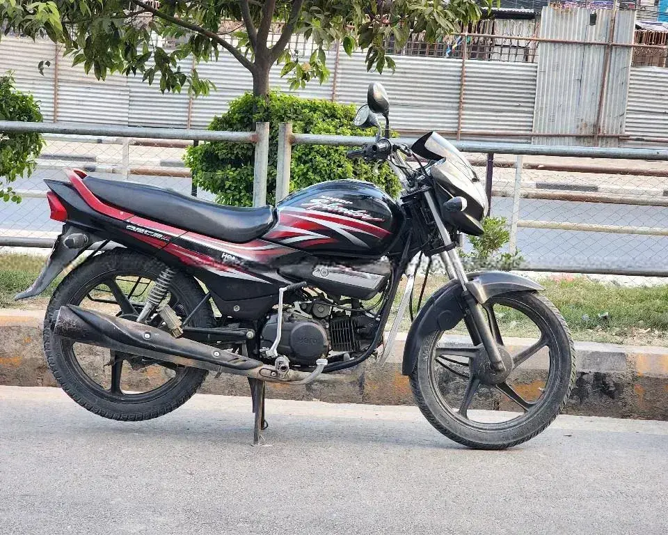2016 Hero Super Splendor image