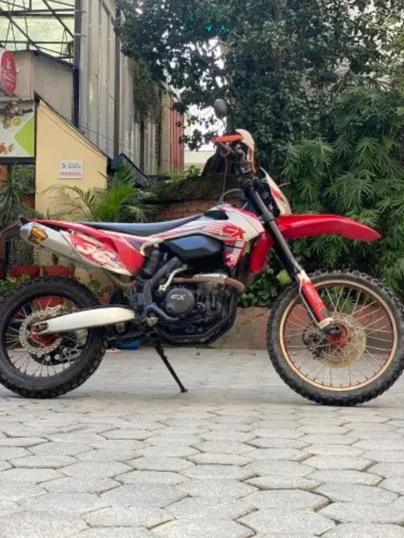 2018 Cross X 250SE Motard image