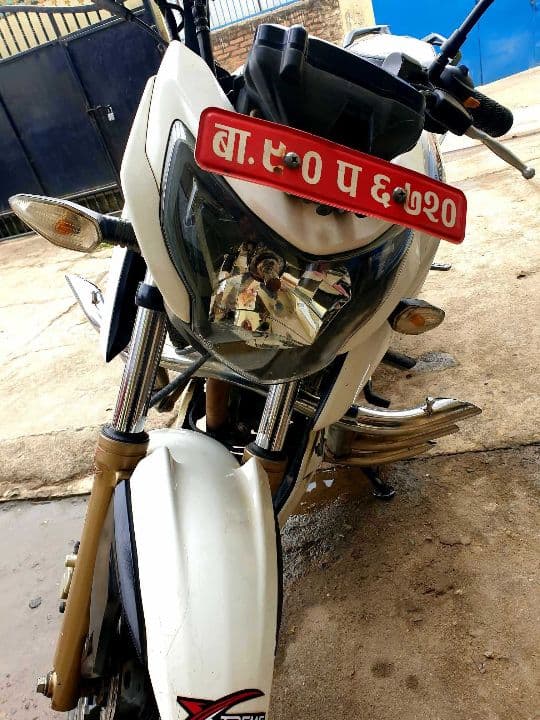 2016 TVS Apache RTR 200 4V image