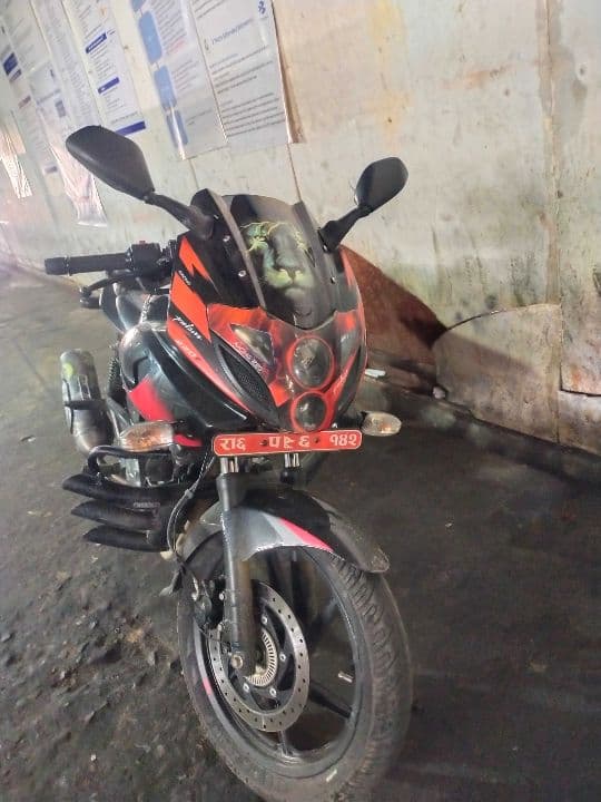 2021 Bajaj Pulsar 220F image