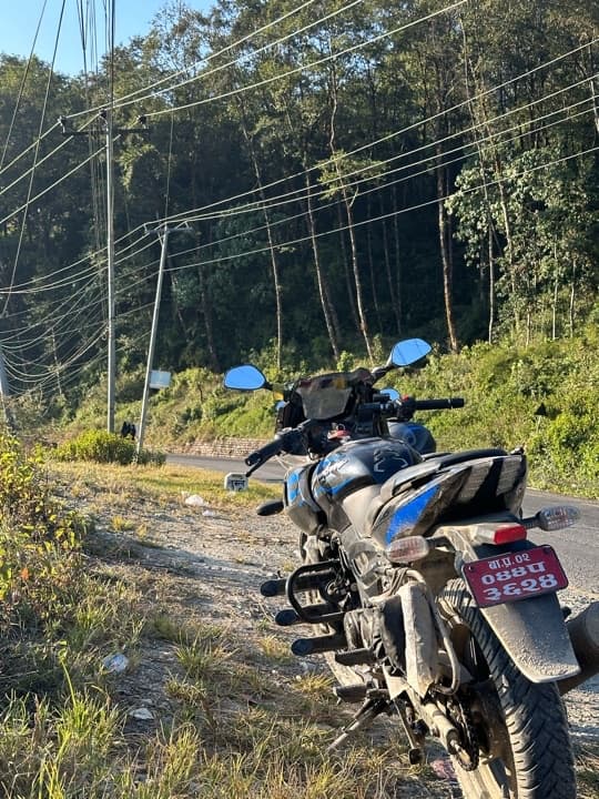 2023 Bajaj Pulsar 220F image