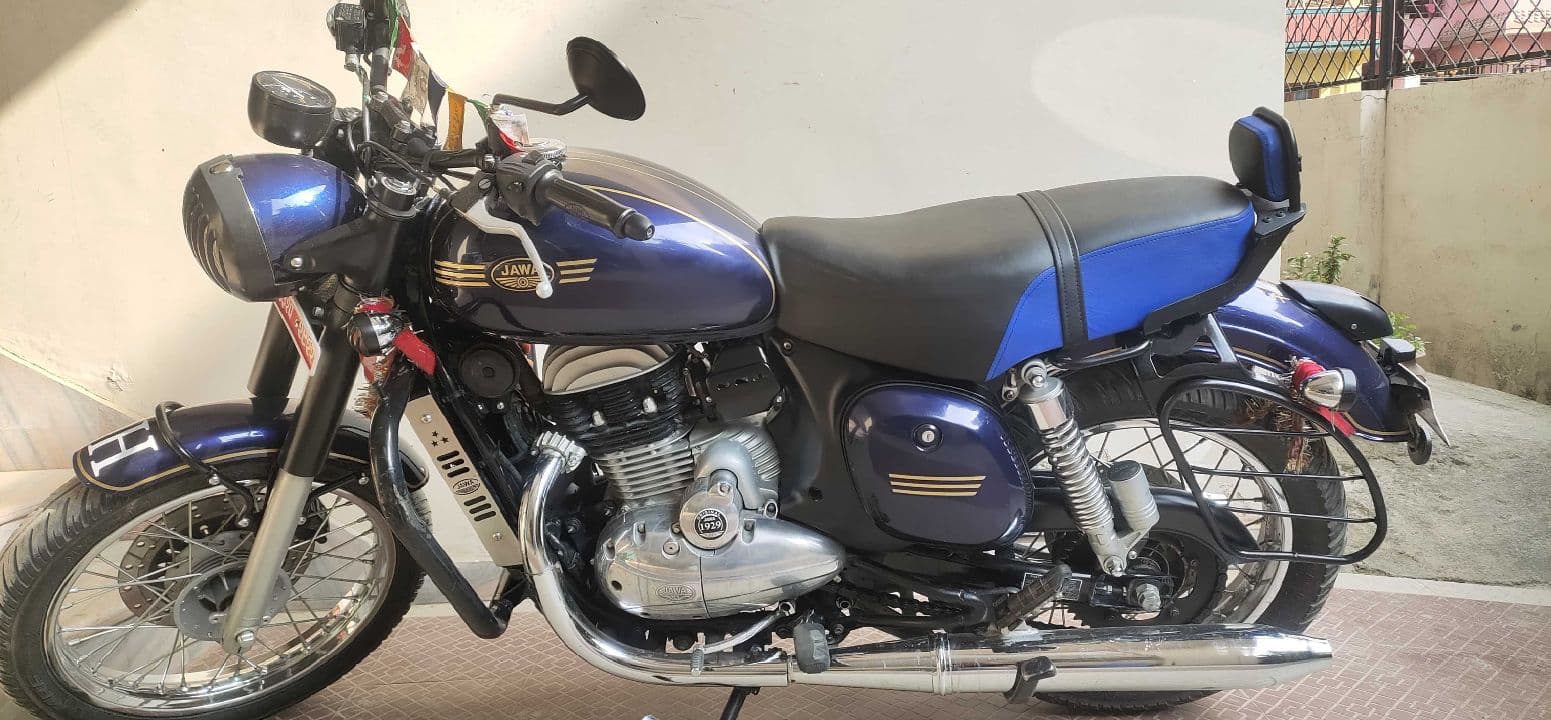 2021 Jawa Yezdi Forty Two image
