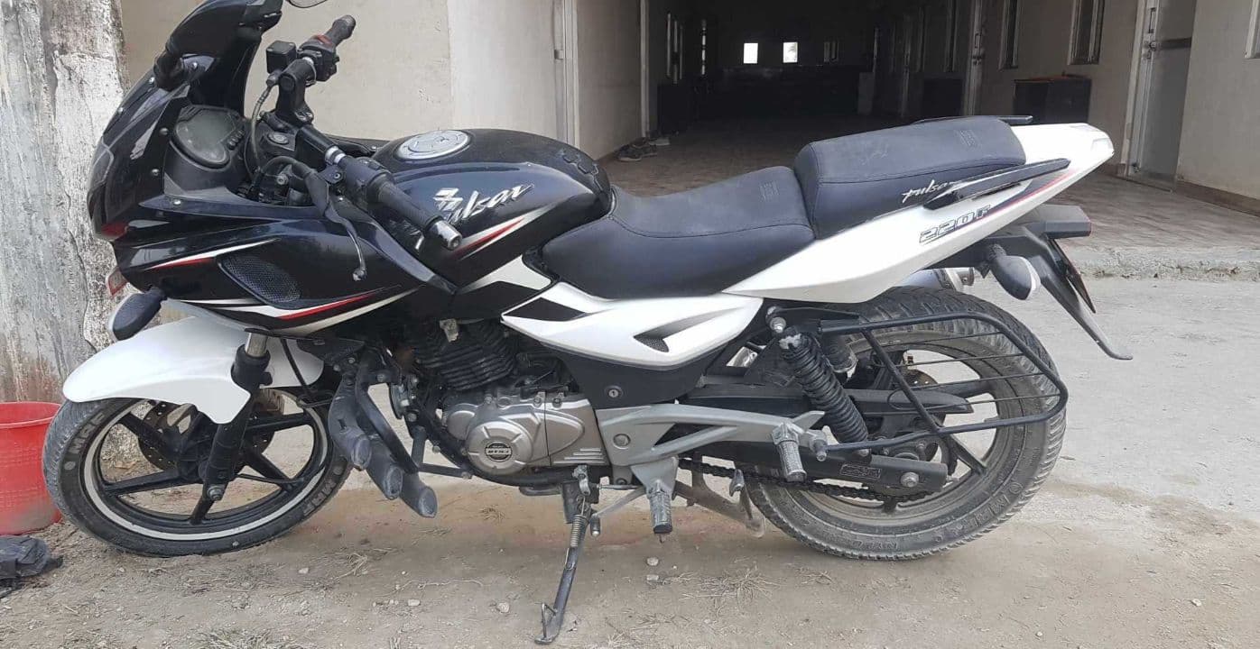 2016 Bajaj Pulsar 220F image