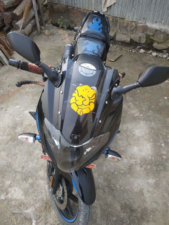 2022 Bajaj Pulsar 220F image