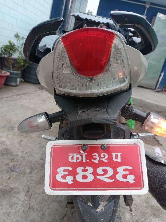 2016 TVS Apache RTR 180 2V image