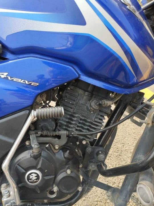 Bajaj discover 150 on road price hotsell