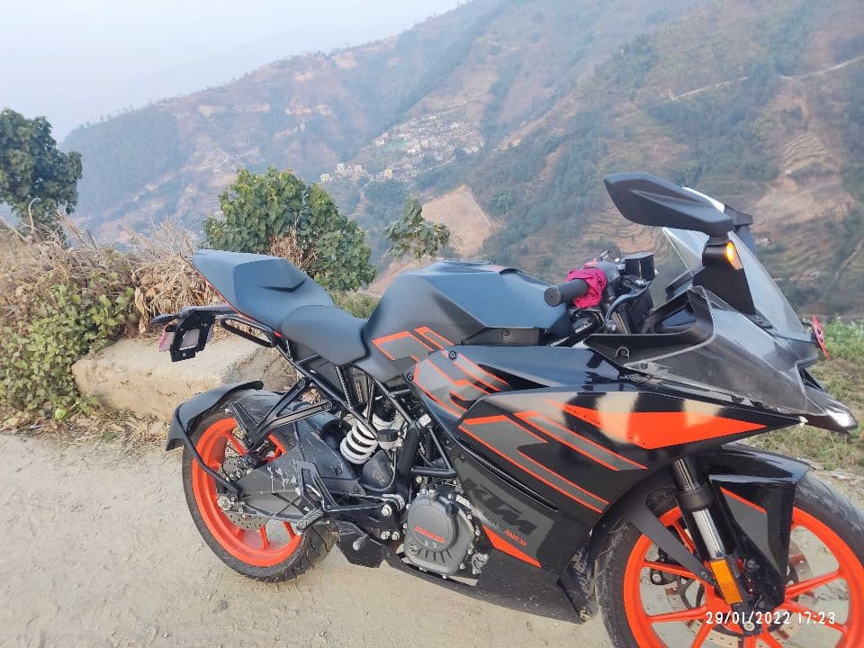 2021 KTM RC 200 image