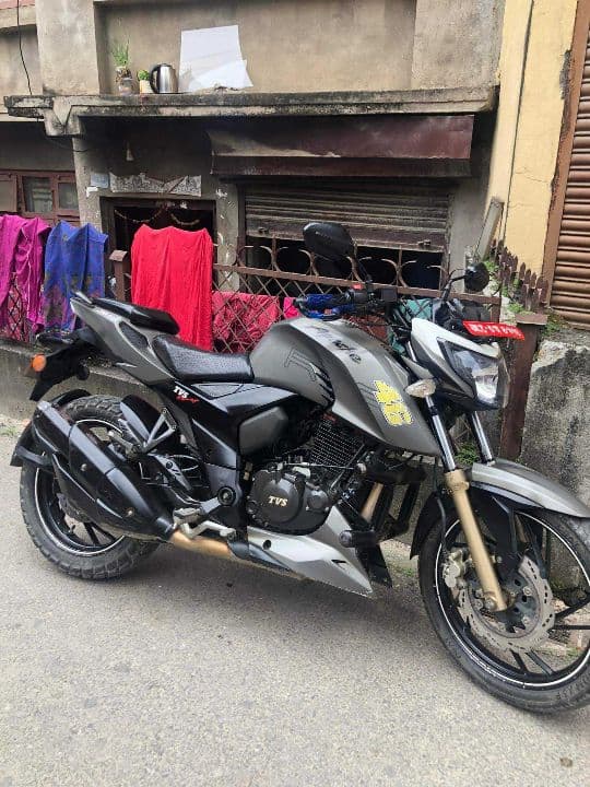 2017 TVS Apache RTR 200 4V image