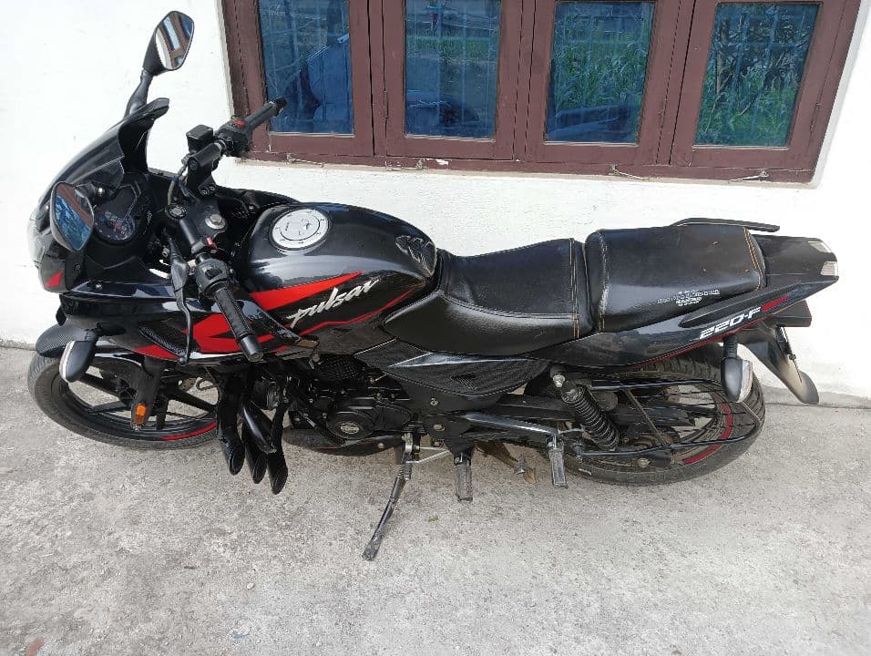 2021 Bajaj Pulsar 220F image