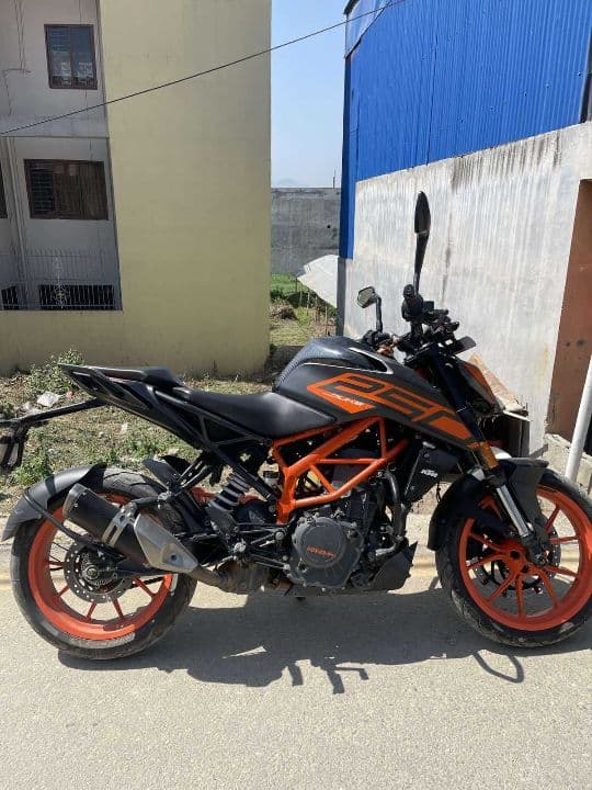 2021 KTM Duke 250 image