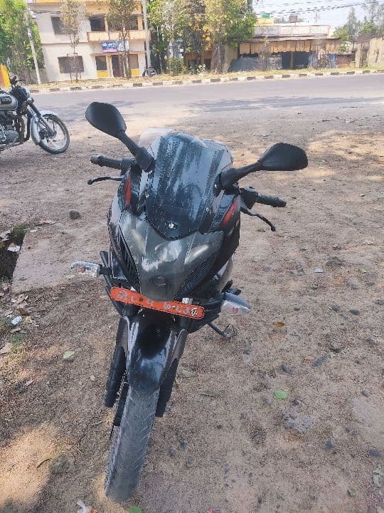 2018 Bajaj Pulsar 220F image