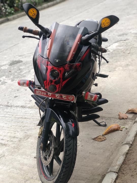 2018 Bajaj Pulsar 220F image
