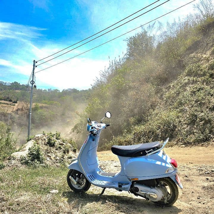 2022 Vespa Elegante image