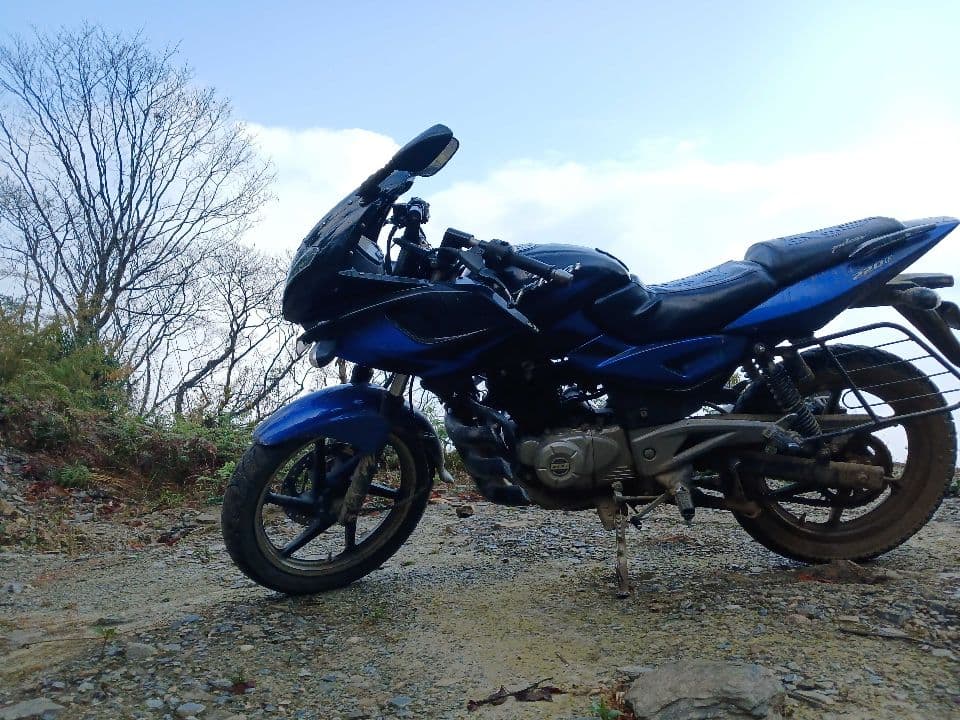 2016 Bajaj Pulsar 220F image