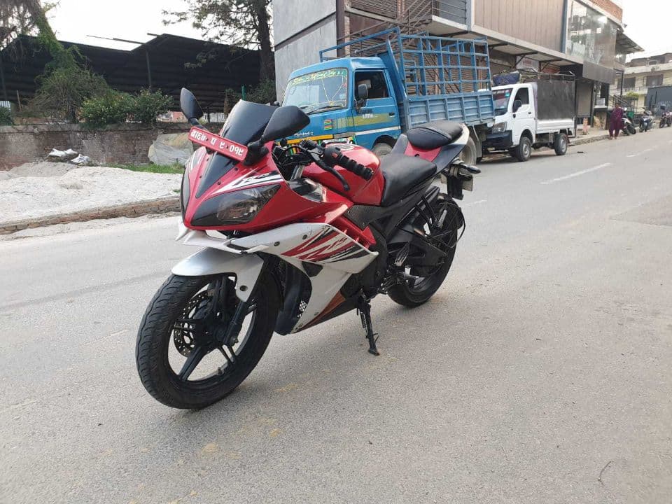 2015 Yamaha R15 V2 image