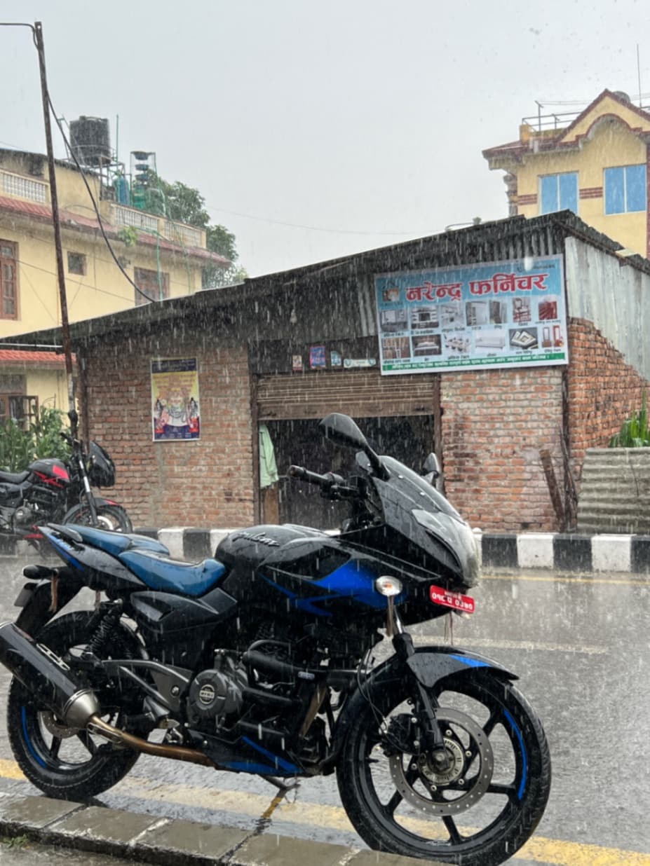 2020 Bajaj Pulsar 220F image