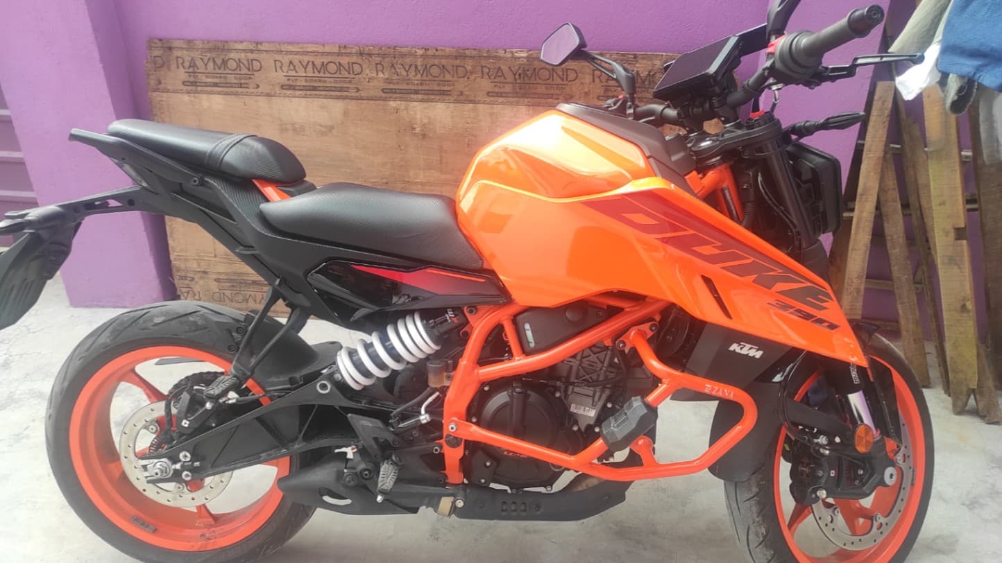 2024 KTM Duke 390 image