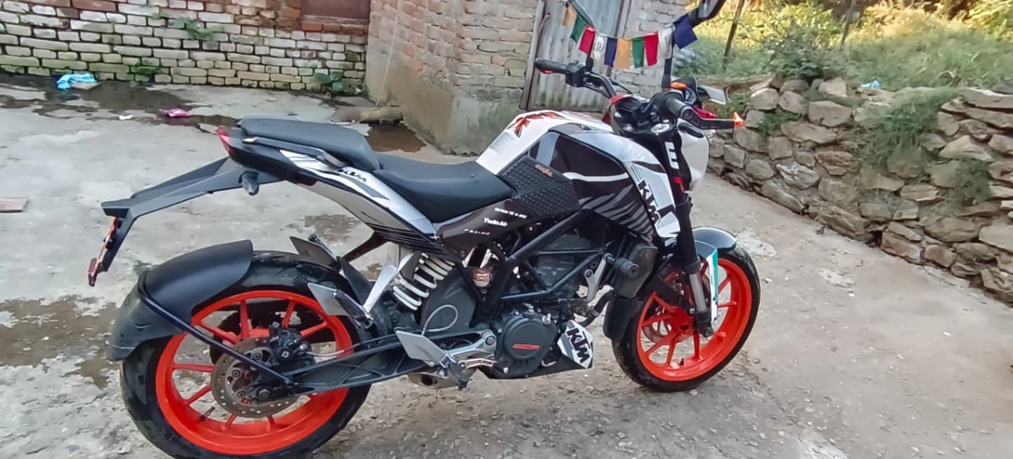 2018 KTM Duke 200 image