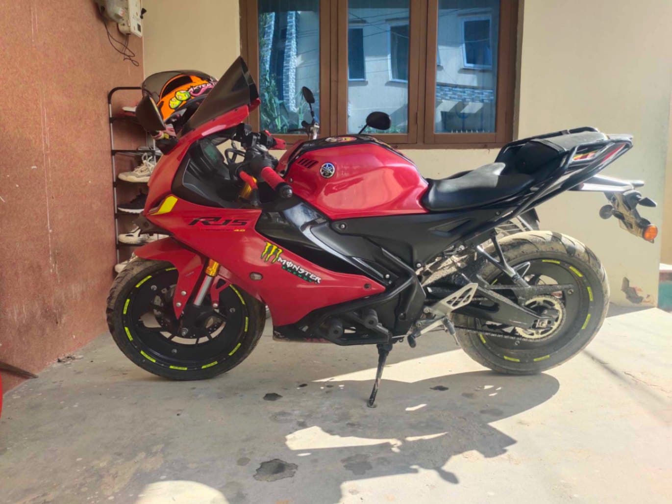 2022 Yamaha R15 V4 image