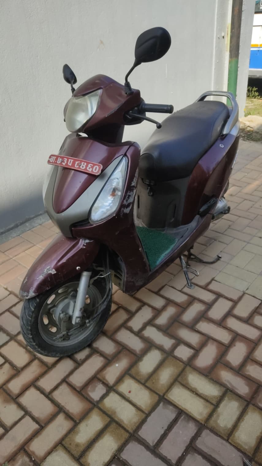 Second hand aviator scooty clearance