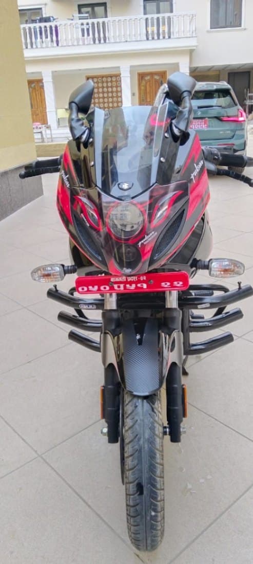 2024 Bajaj Pulsar 220F image